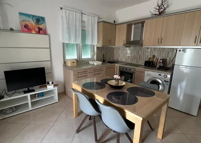 Alexis Stefanos * Himara